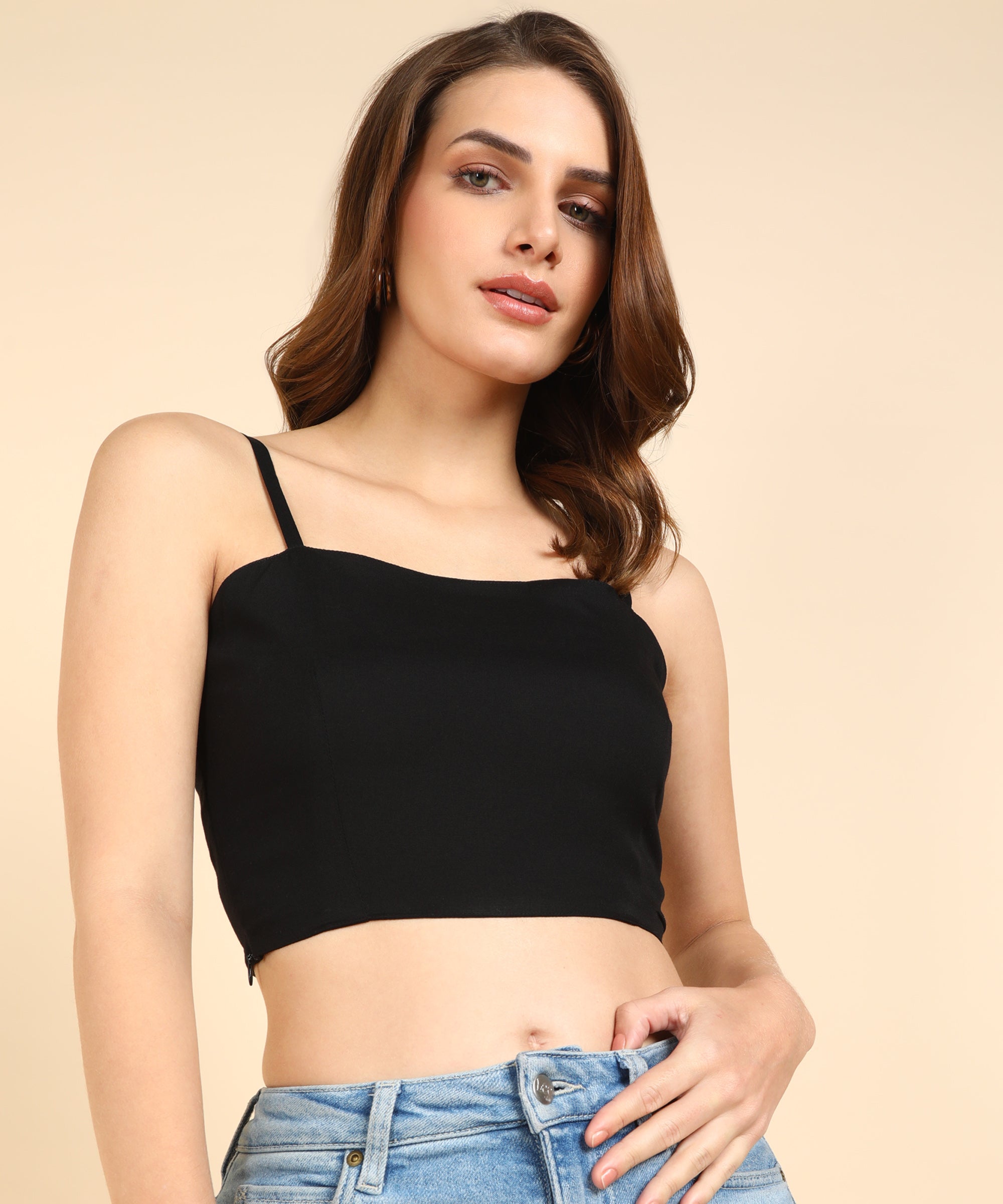 Me Craft  Casual Sleeveless Solid Women Black Crop Top